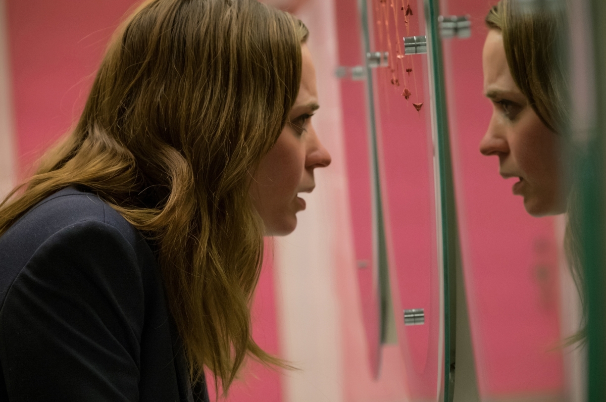 Girl on the Train D014