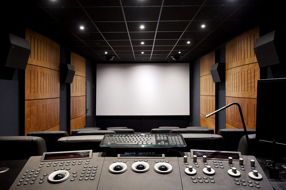 Fotocinema renovation 01