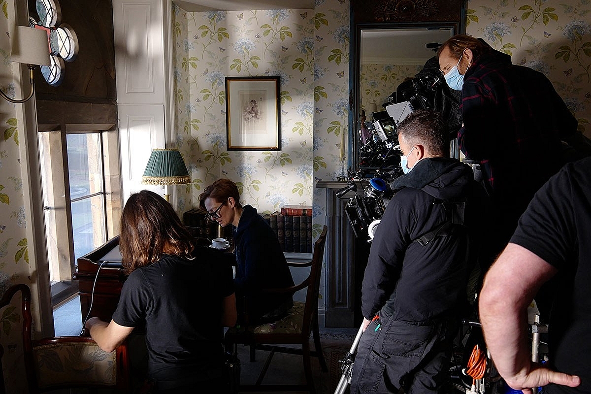 The Eternal Daughter Behind The Scenes 04