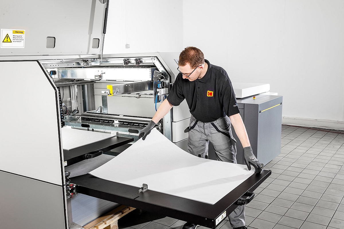 Magnus q800 platesetter plate on rollers