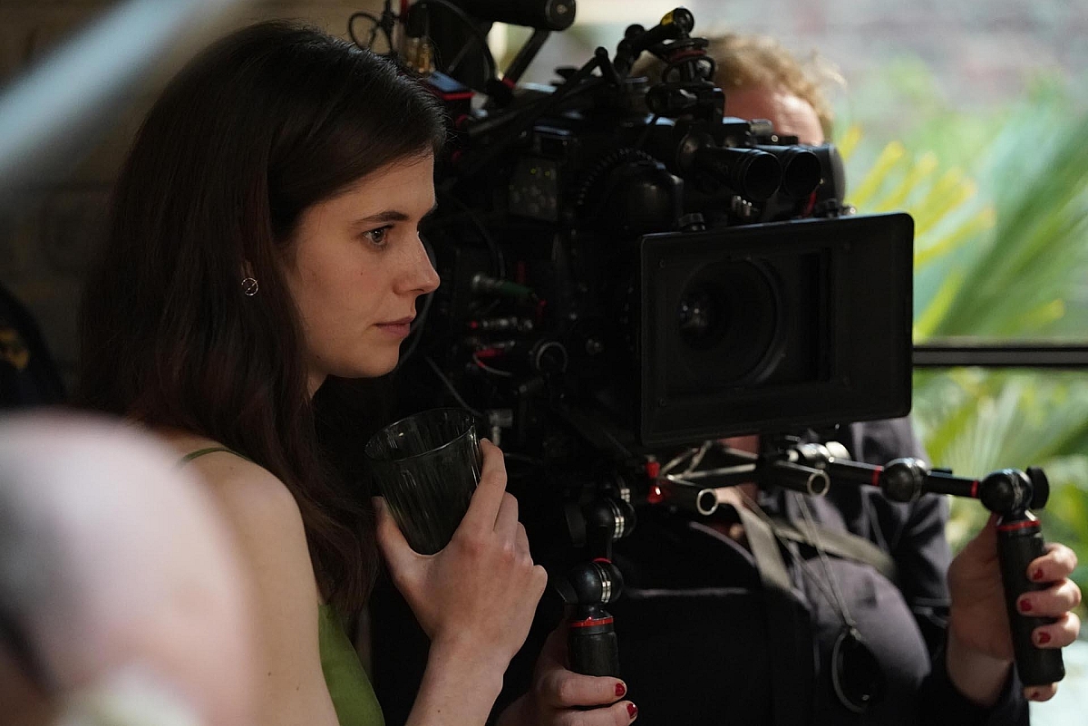 Conversations with friends EB 04294