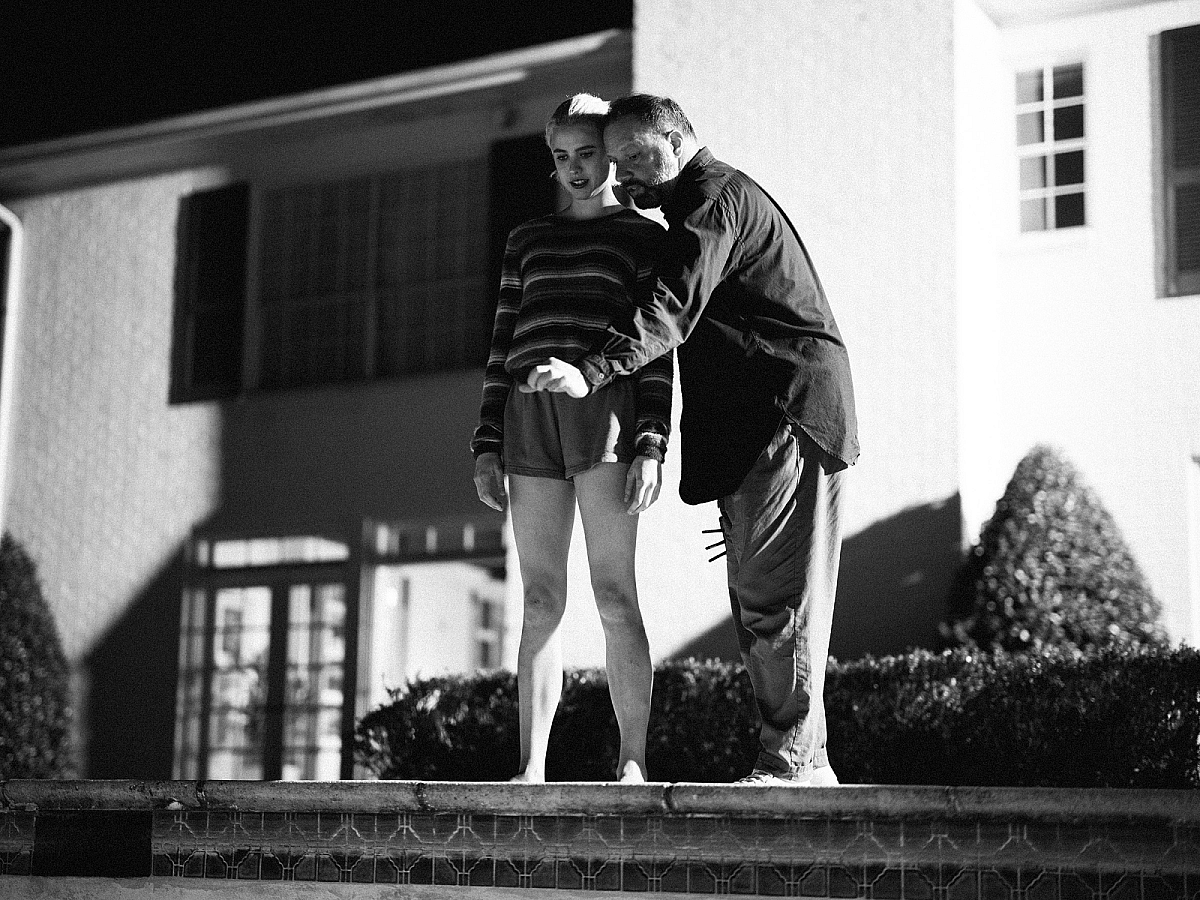 Kinds of Kindness behind-the-scenes 353