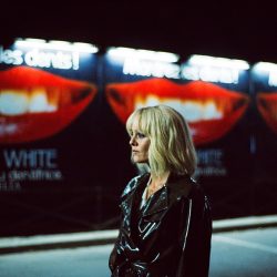 Un couteau dans le coeur 1