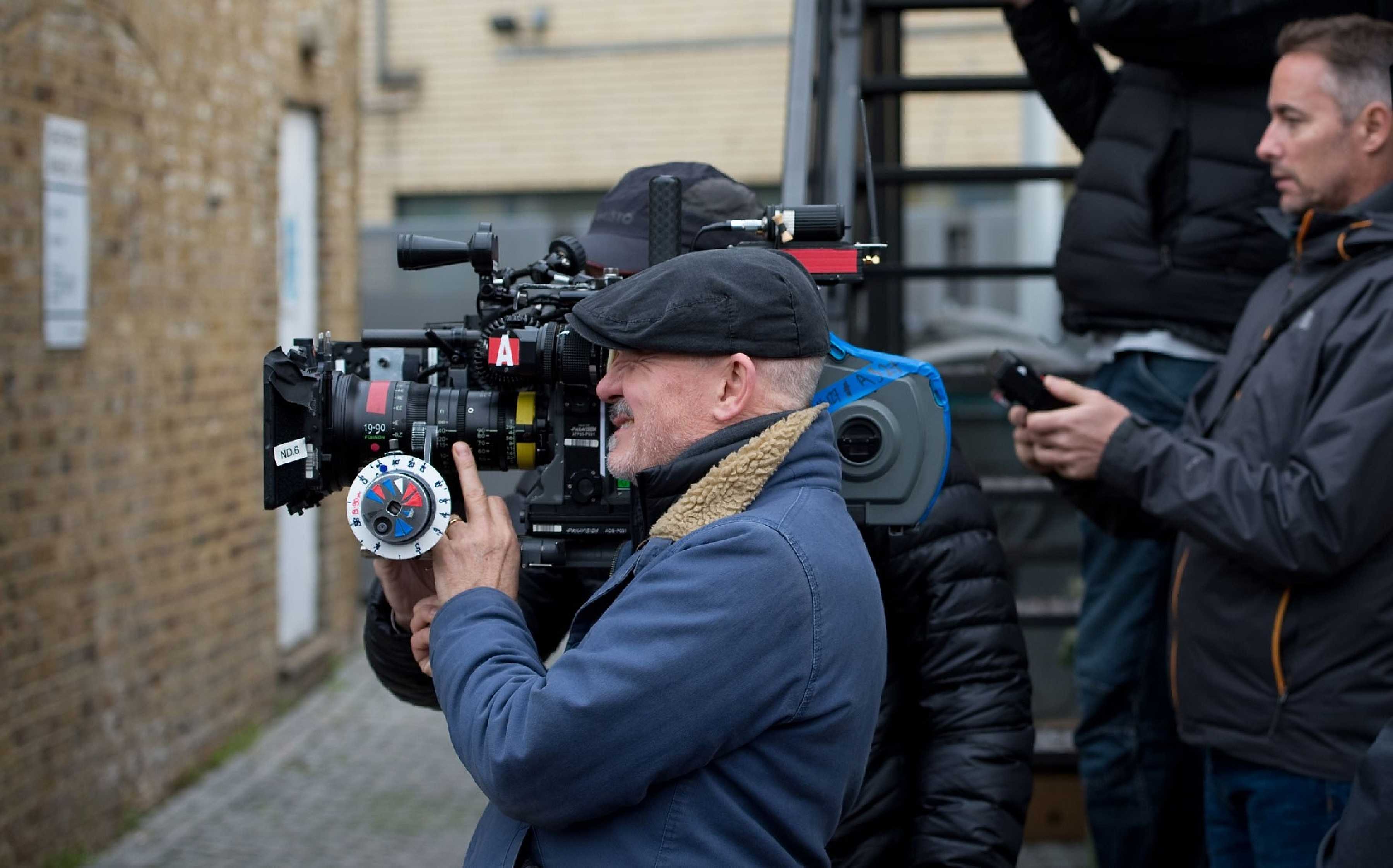 Director Paul Greengrass and DP Barry Ackroyd BSC collaborate… | Kodak, image size:3600x2244