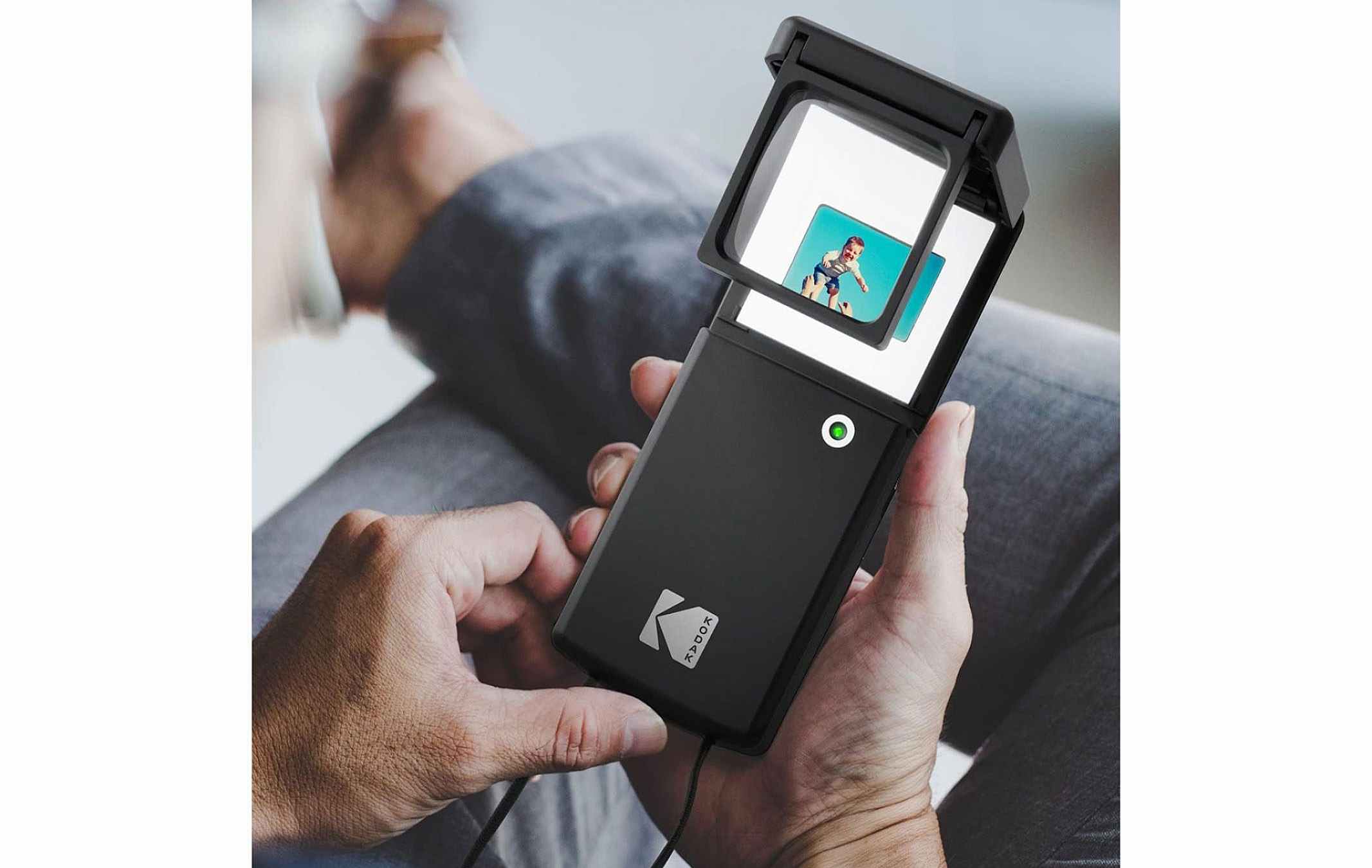 KODAK 1.8x Magnifying LED Slide Viewer | Kodak