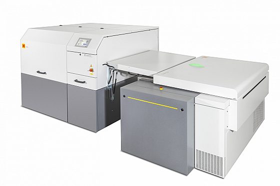 KODAK MAGNUS Q800 Platesetter angled closed