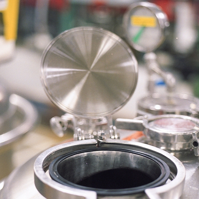 혁신 소재 필캔 bg