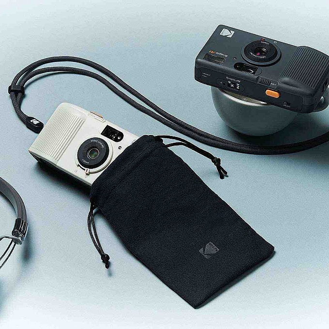 Snapic a1 35mm film camera lifestyle strap case